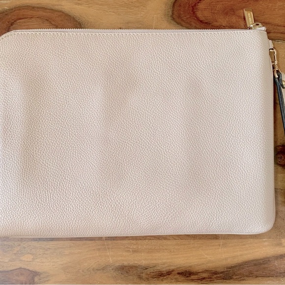 MICHAEL KORS Leather Blush Pink Padded Laptop Computer Case - Picture 5 of 5